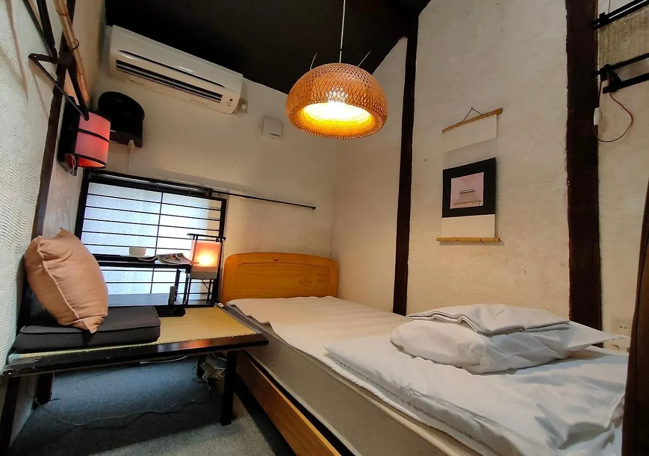 Kyoto Shirakawa Kiraku Inn 2*,  Japan